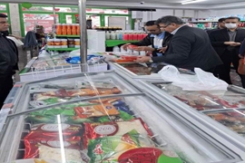 بازدید مشترک از اصناف صومعه سرا